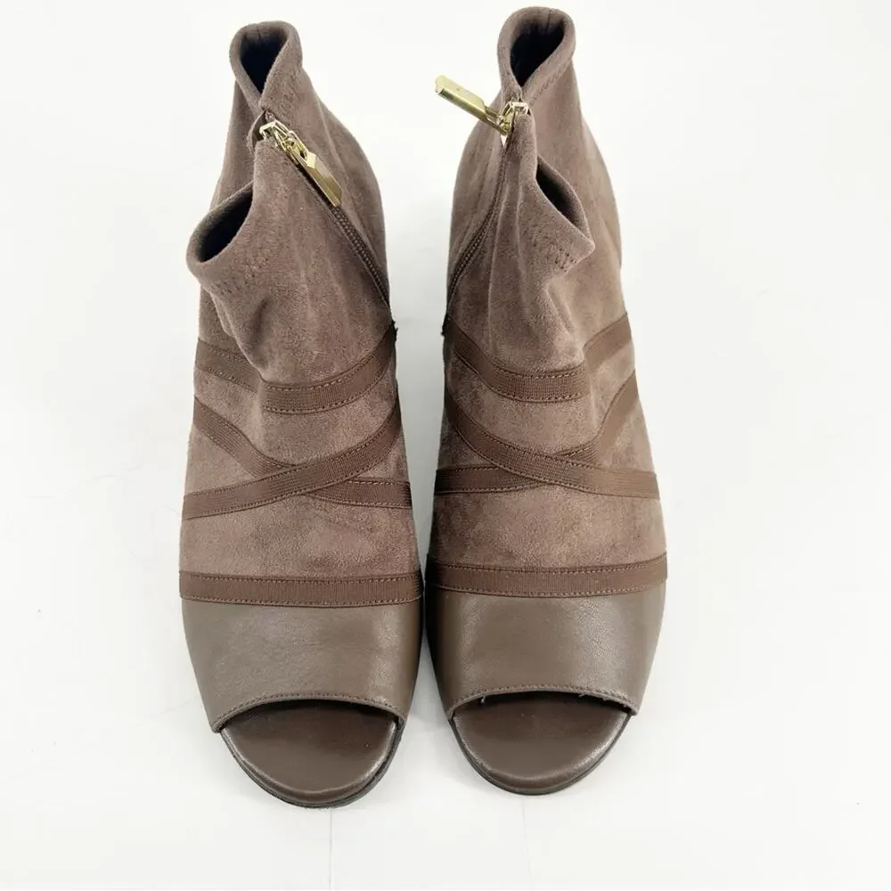 Trotters Maris Taupe Peep Toe Booties Size 9.5W‎